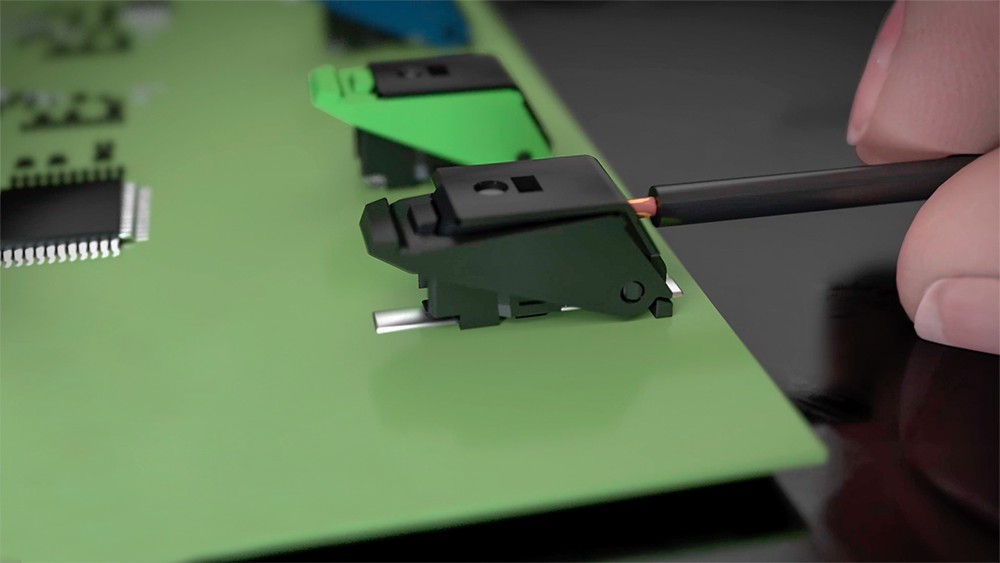 Tool free push-in connection