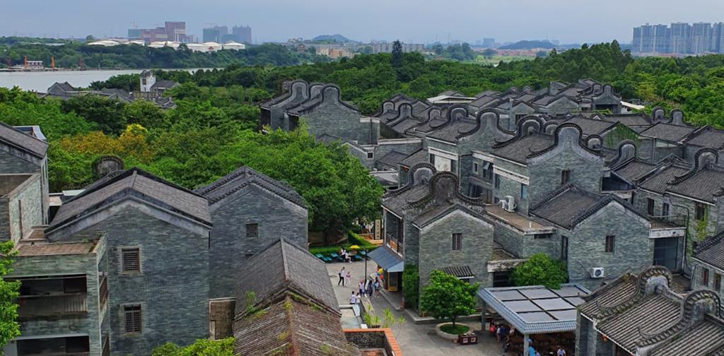Blick vom Lingnan Impression Park auf die Stadt Guangzhou