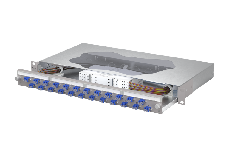 970028